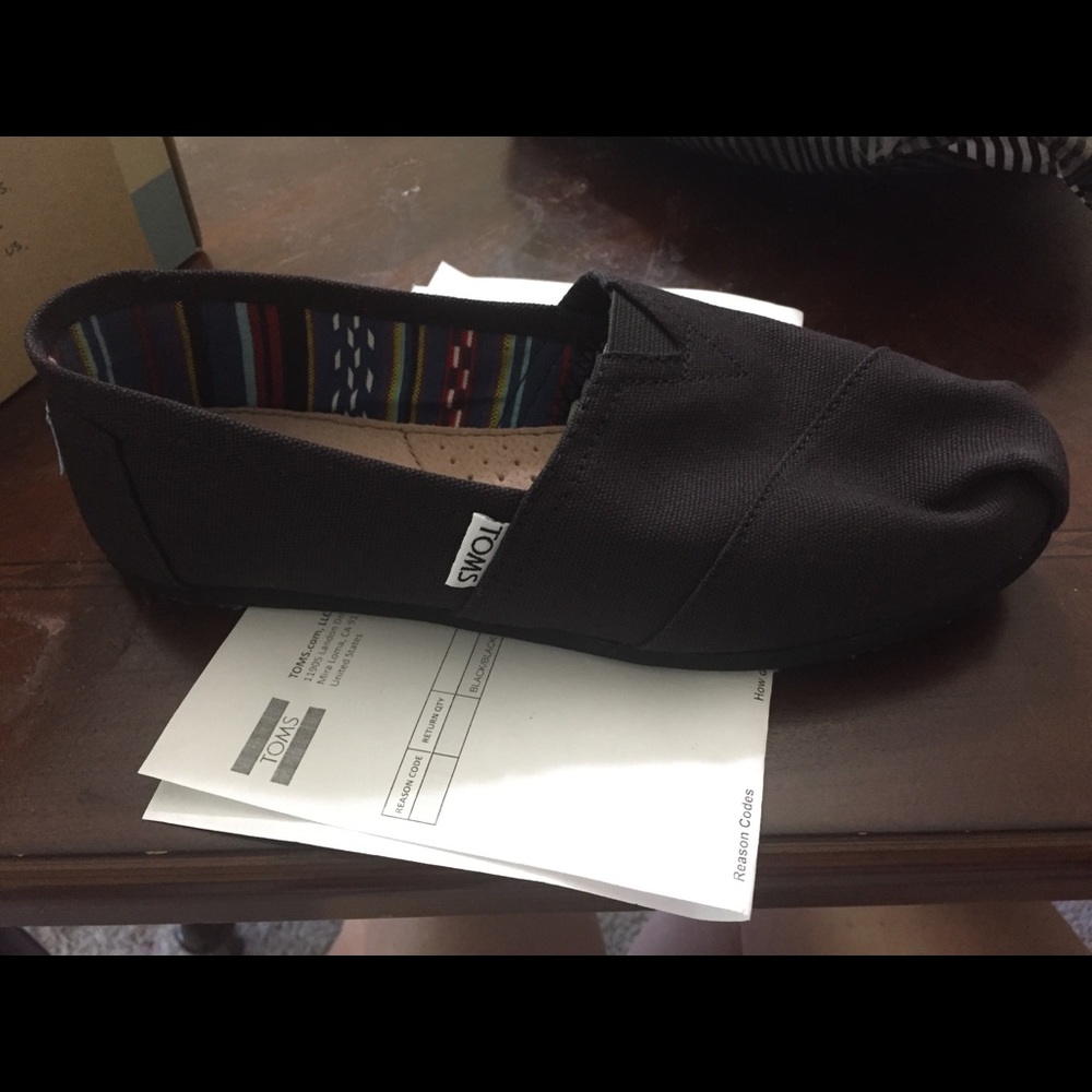 TOMS women’s shoes